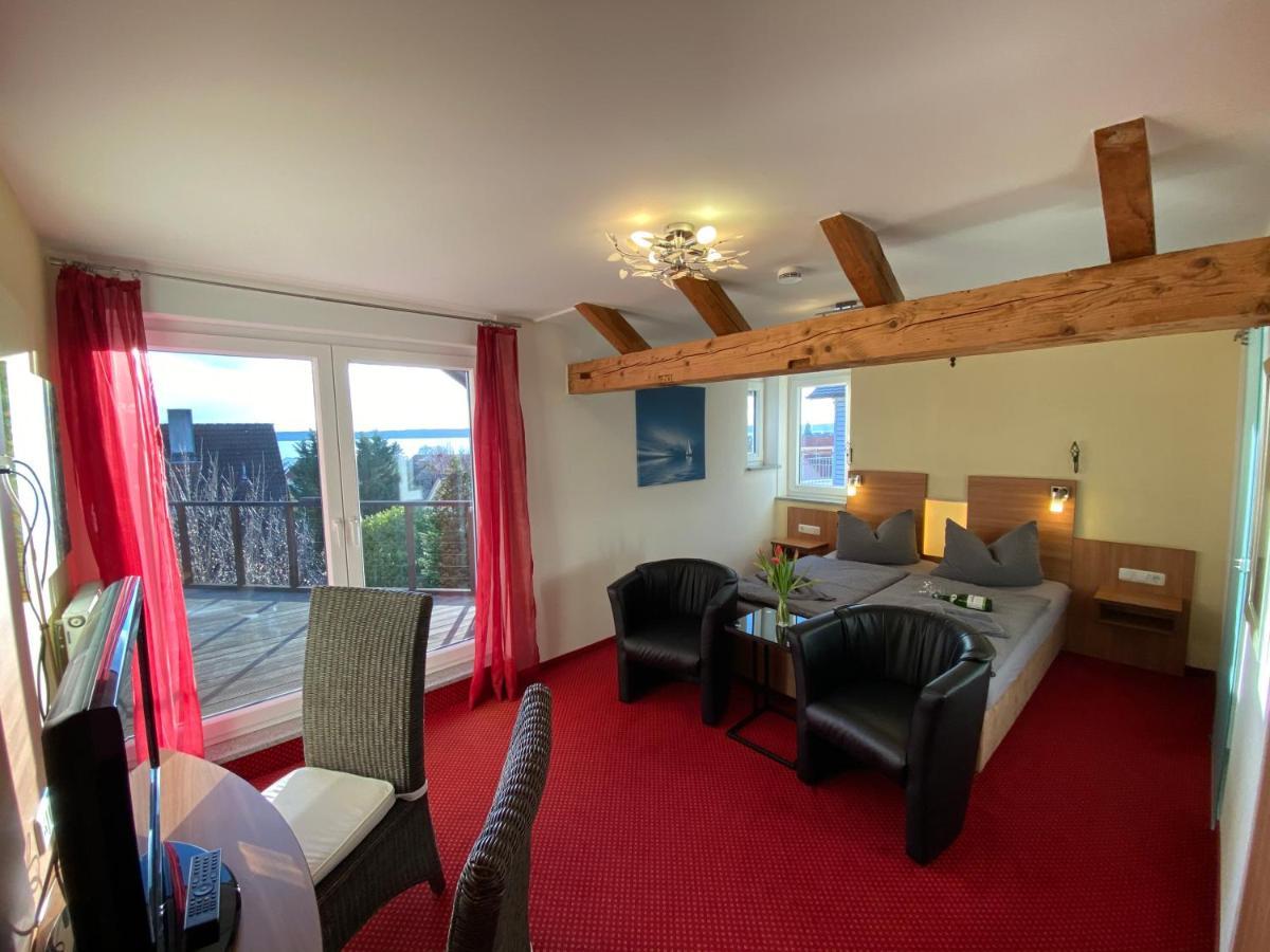 Doppelzimmer mit Zustellbett, Balkon und Seeblick