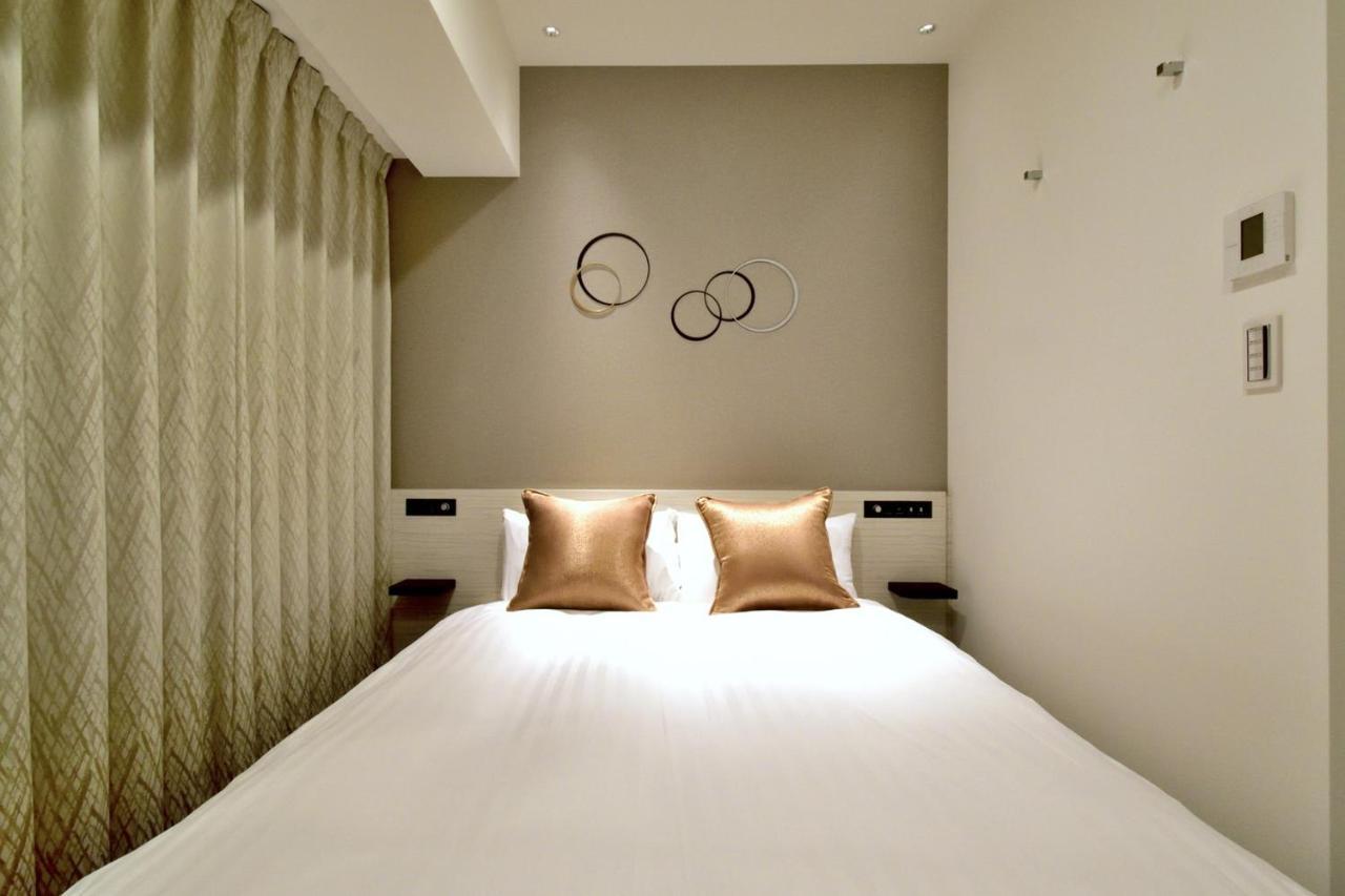 Einfaches, kleines Doppelzimmer