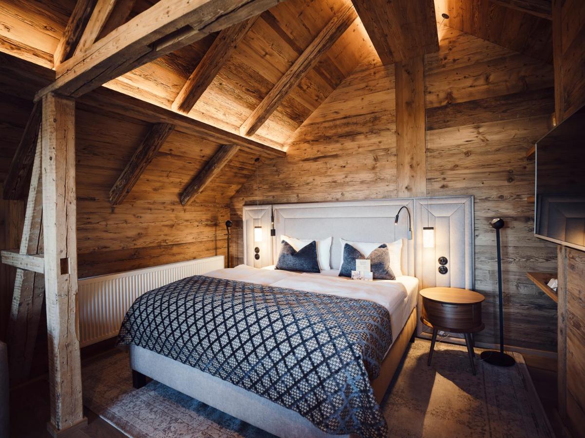 Deluxe Suite,977888158:JPEG