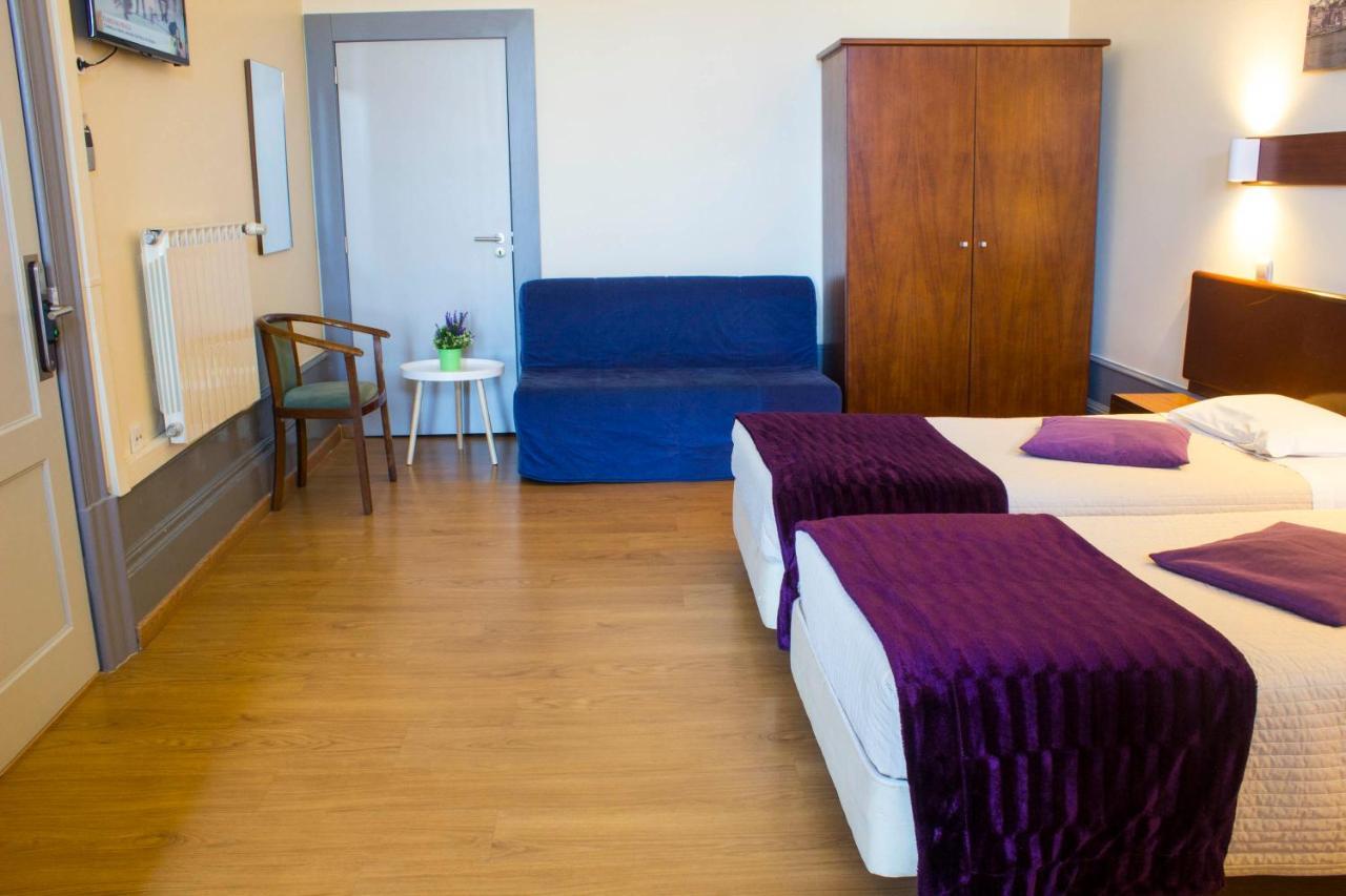 Familiensuite mit Balkon und Gartenblick