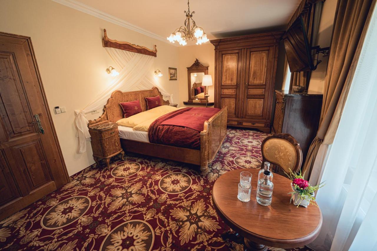 Deluxe Zimmer mit Kingsize-Bett