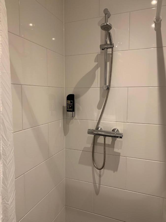 Basic Vierbettzimmer mit eigenem Bad - Dachgeschoss