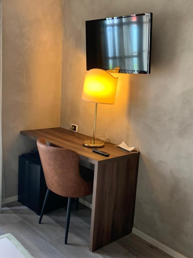 Double or Twin Room Street Side,999712026:JPEG