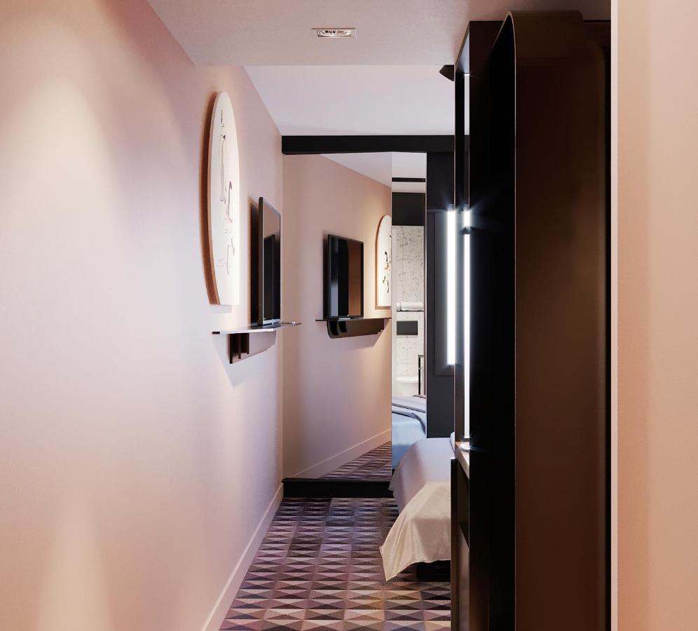 2 double room next to each other