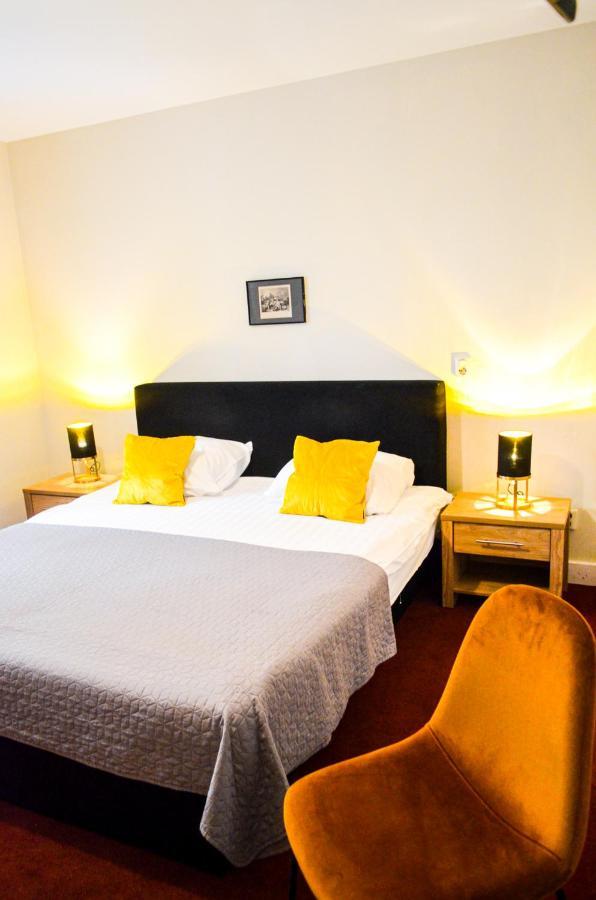 Zweibettzimmer mit eigenem Bad