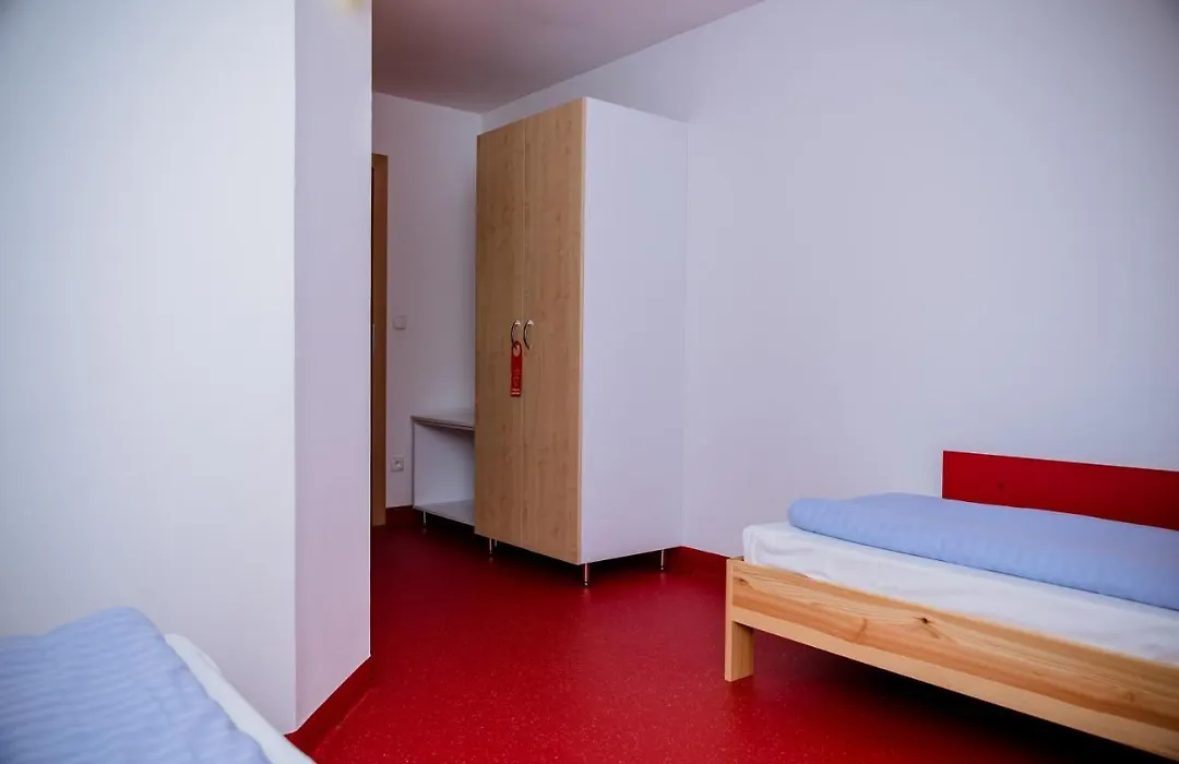 Miedzynarodowy Dom Spotkan Mlodziezy W Oswiecimiu-1