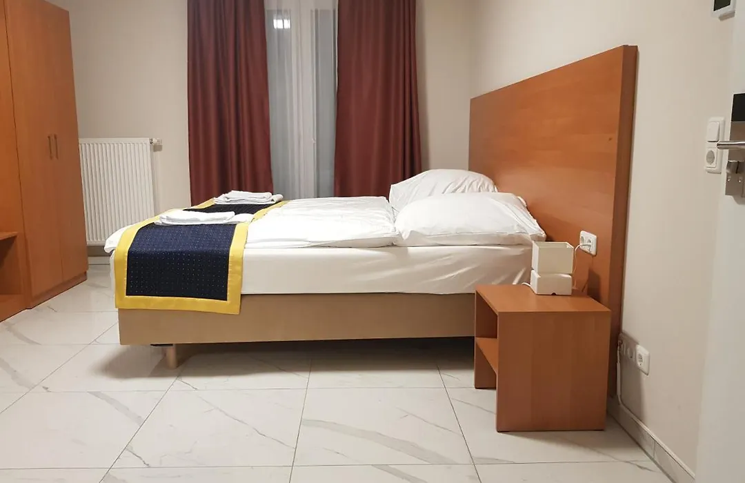 Hotel Emiliana am Bahnhof-1