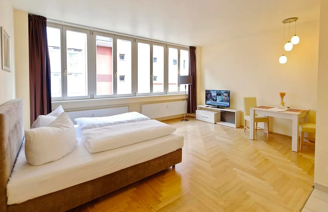 Amc Apartments Bundesallee-1