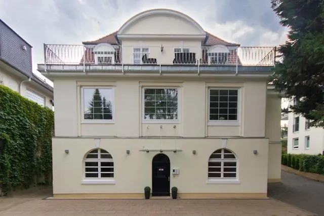 Die Villa-1