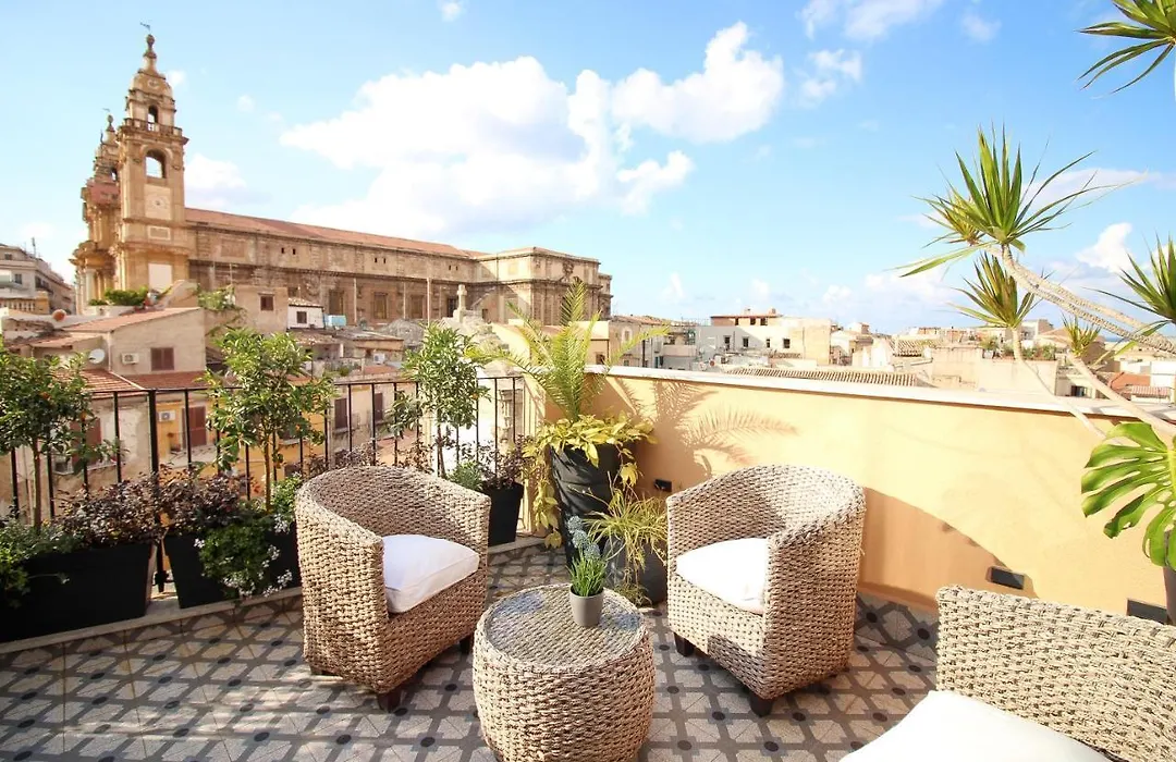 Panto - Rooftop Boutique Rooms-1