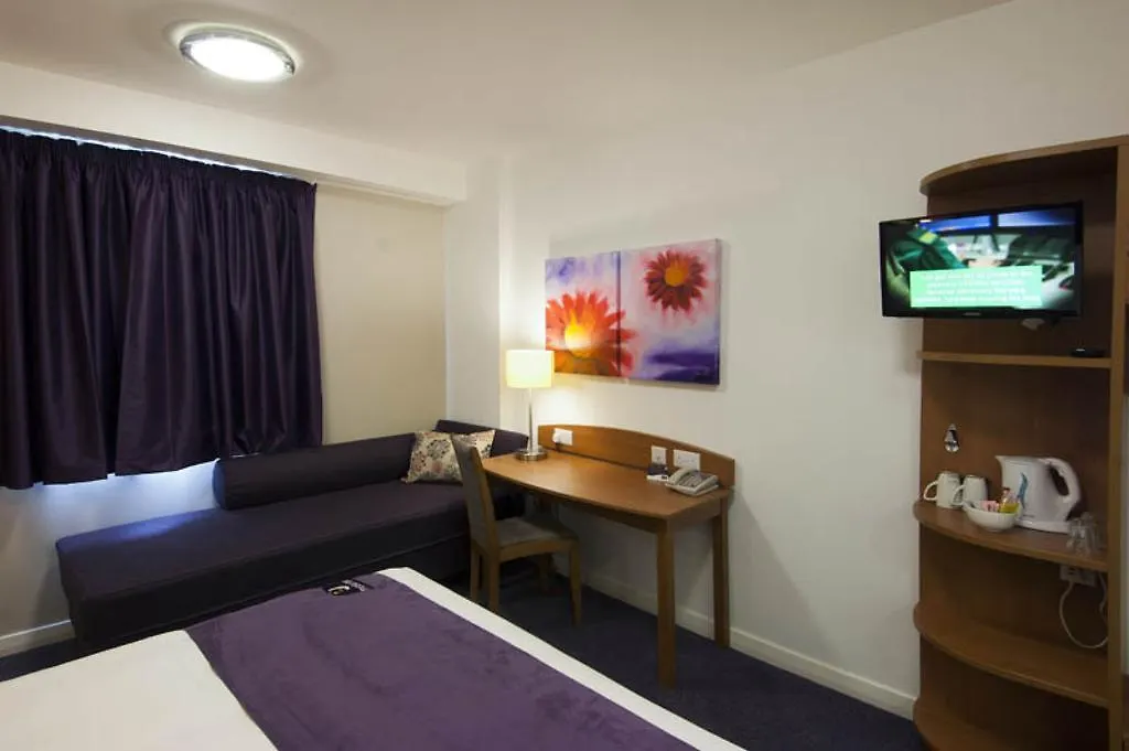 Premier Inn London Docklands Excel-1