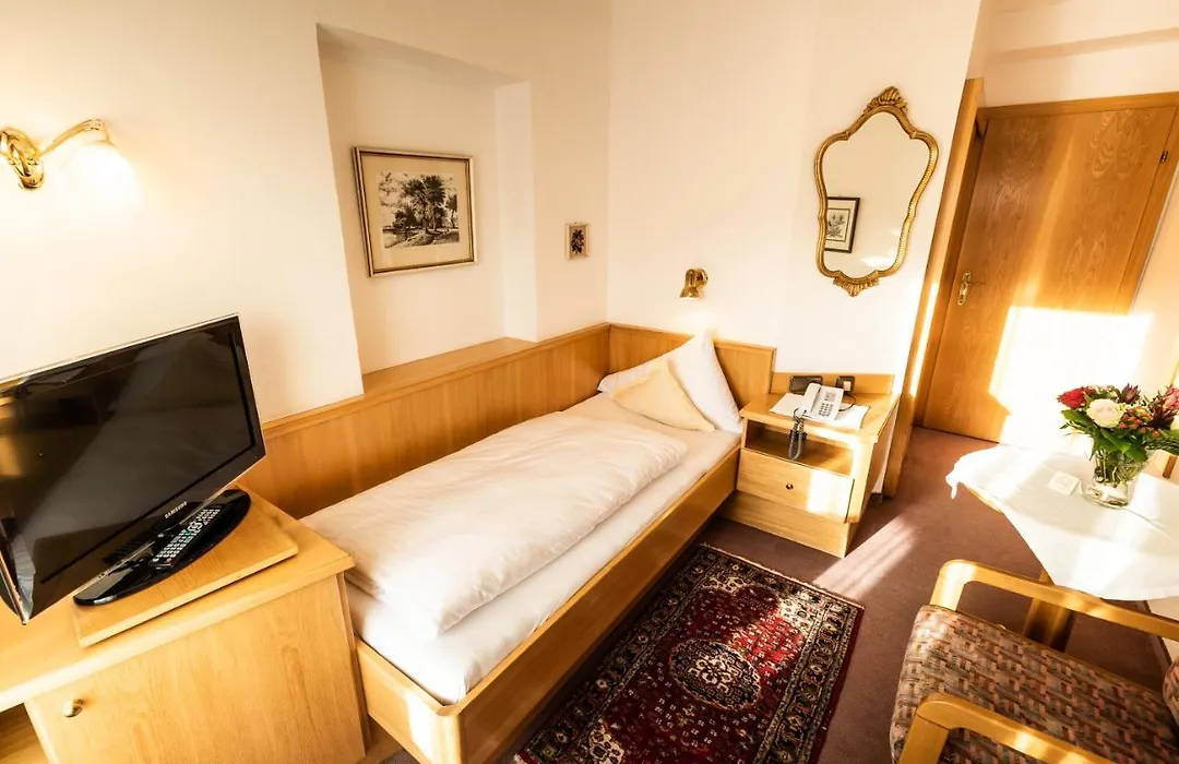 Hotel Helga-1