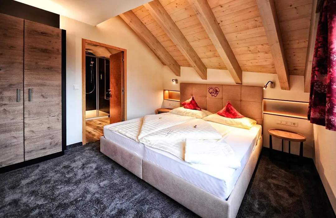 Hotel Garni Stefanie-1