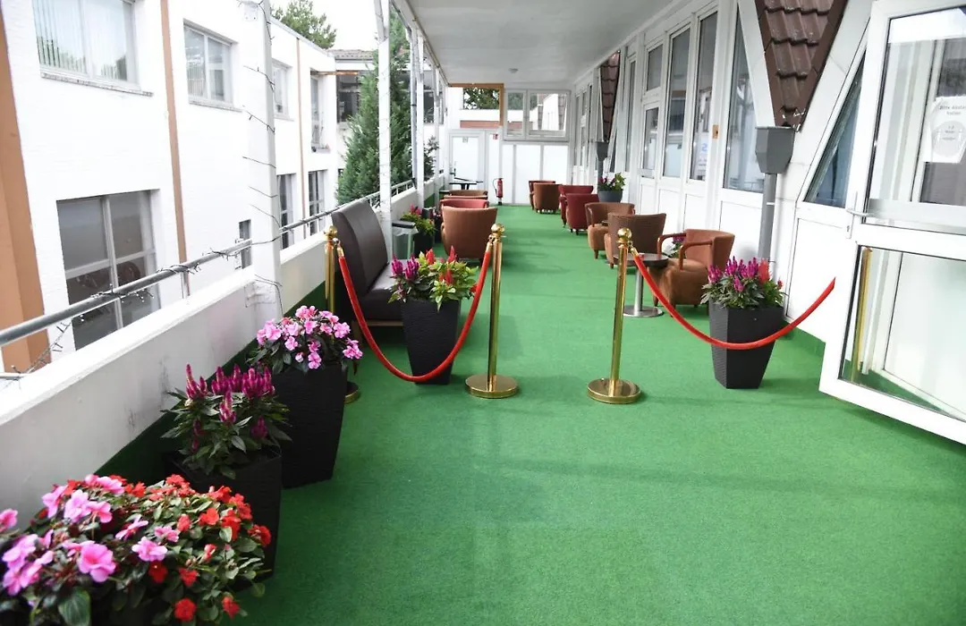 Twinhof-1