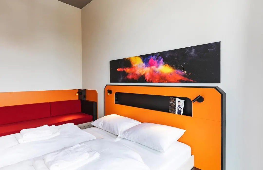 Meininger Hotel Geneve Centre Charmilles-1