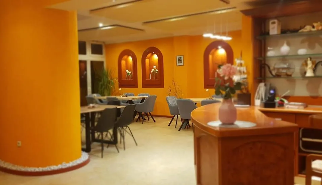 Varel Bay Hotel-1