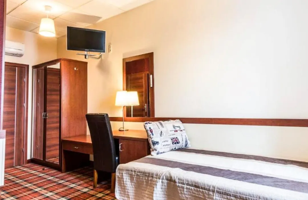 Hotel Stara Garbarnia-1