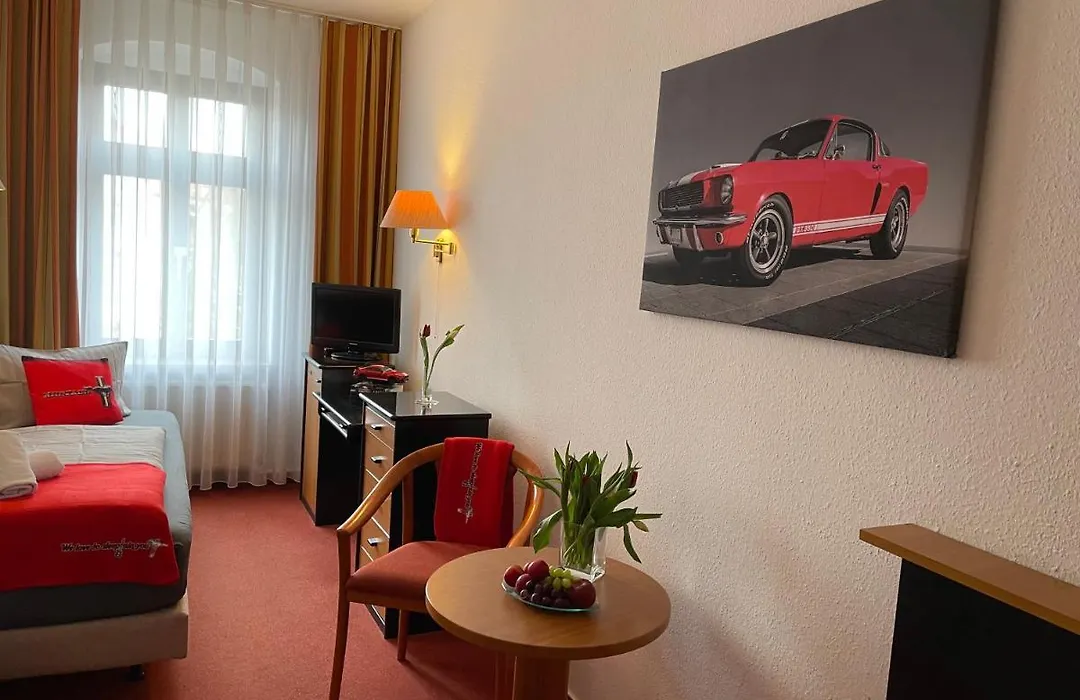 MUSTANG INN am Großen Garten-1