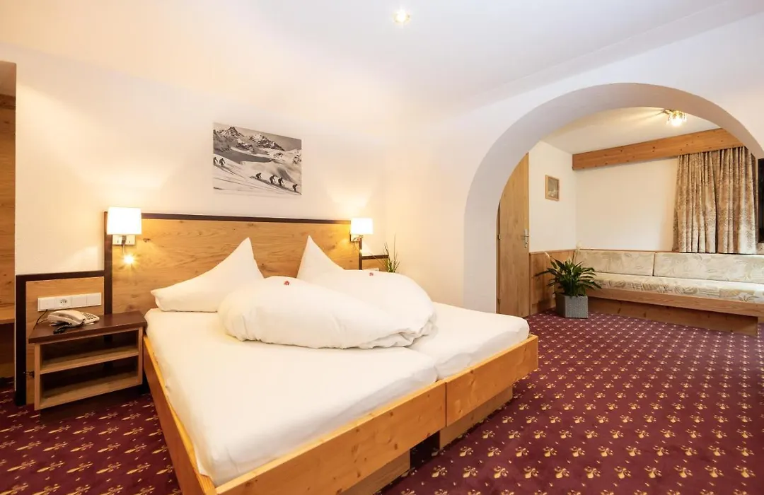 Hotel Garni Tyola-1