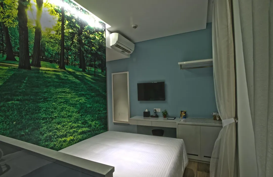J8 Hotel-1