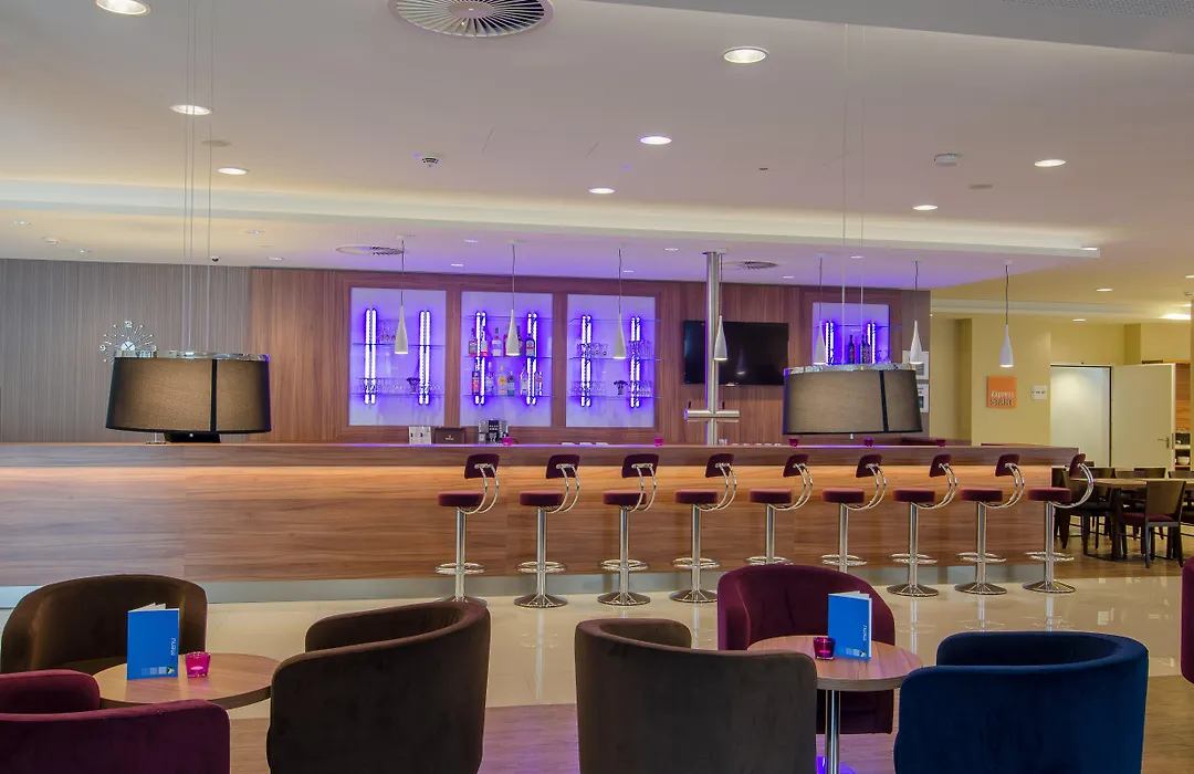 Holiday Inn Express Dusseldorf City-1