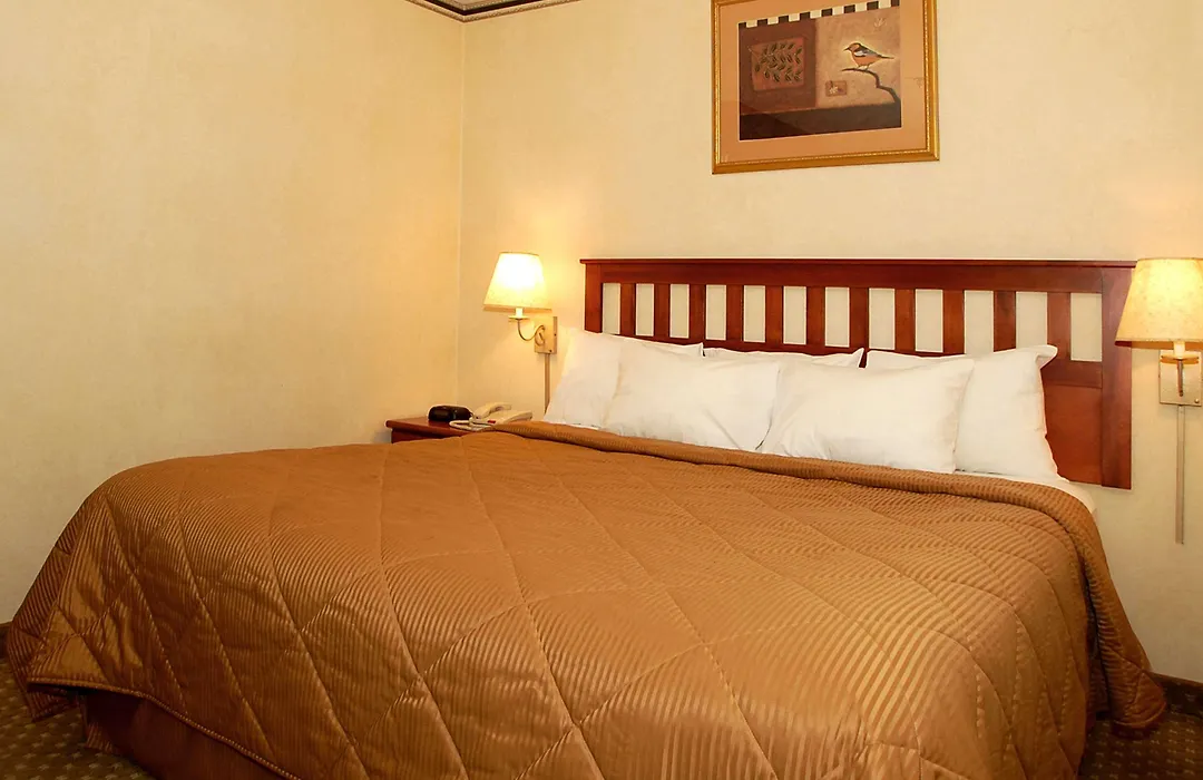 Red Lion Inn & Suites Long Island City-1