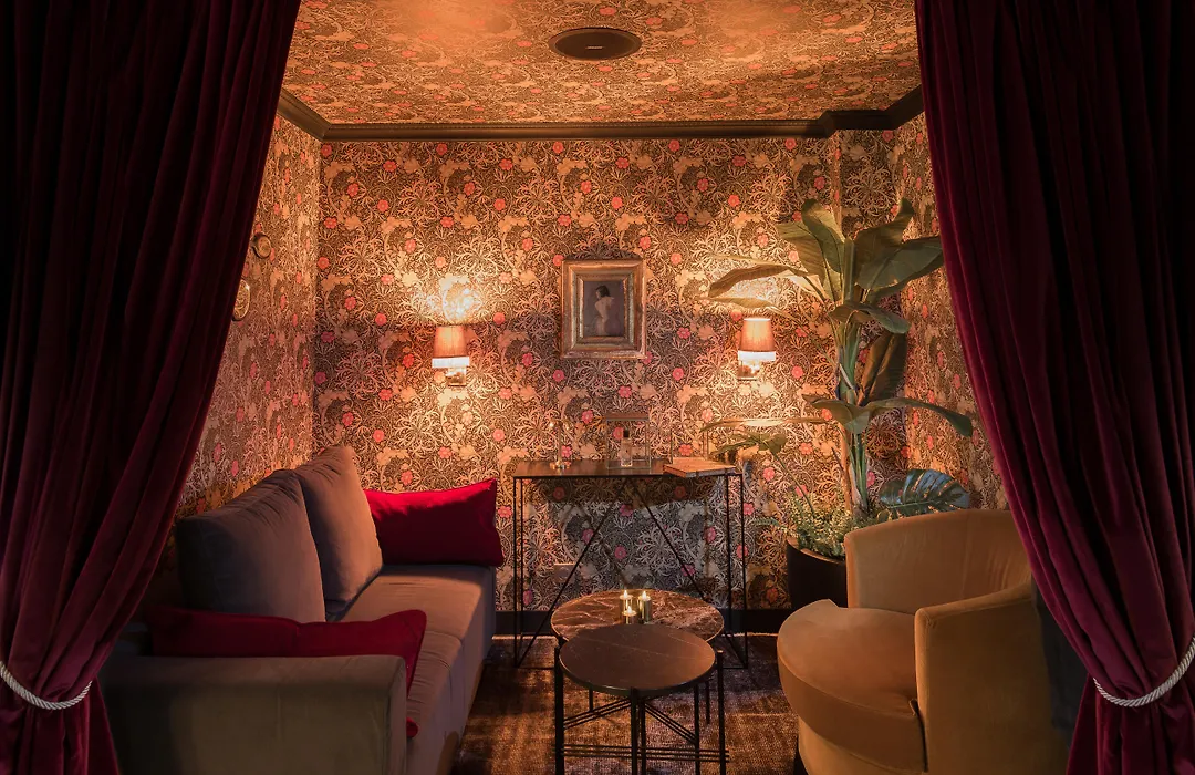 Snob Hotel-1