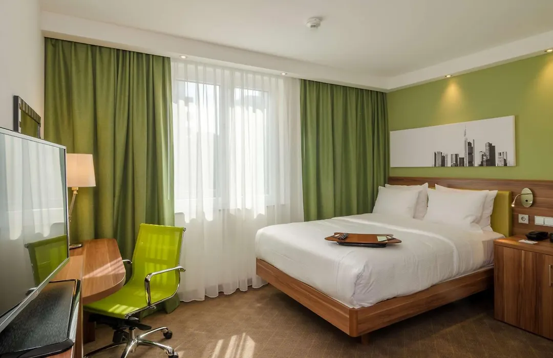 Hampton by Hilton Nürnberg City Center-1