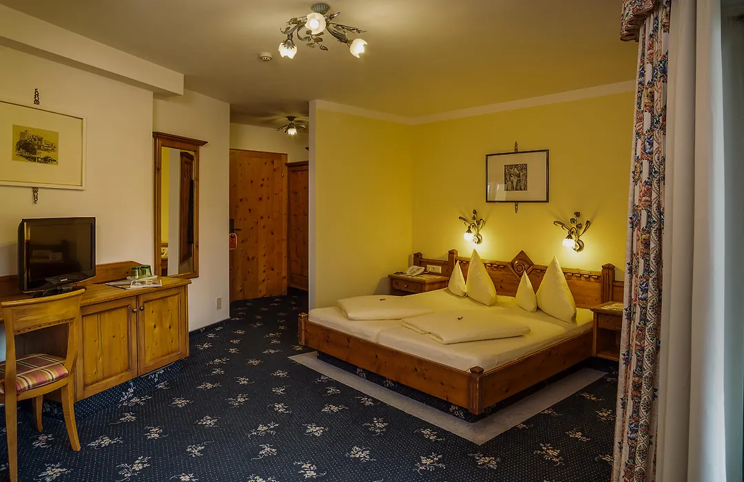 Hotel AlpenSchlössl-1