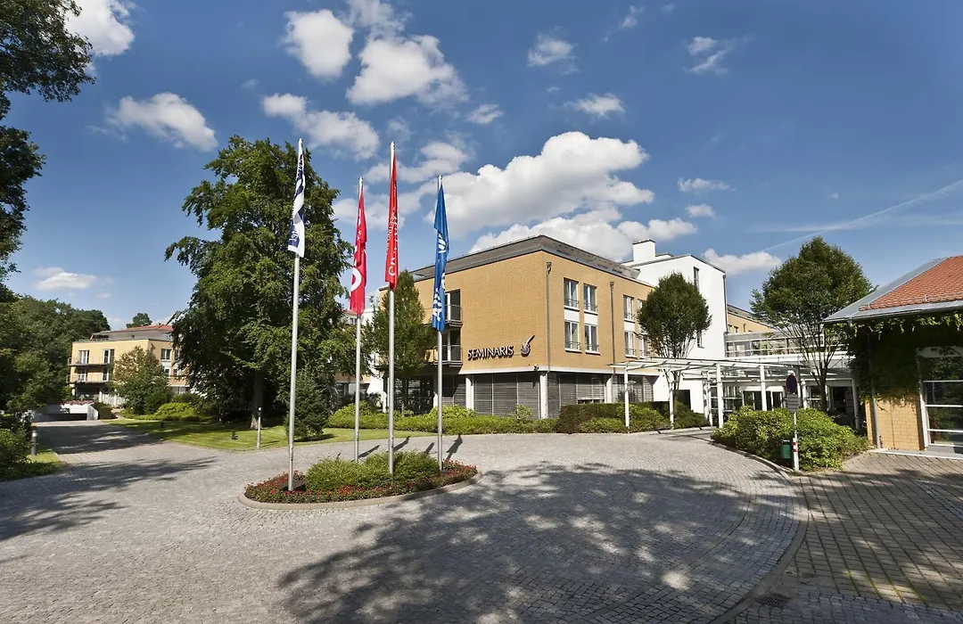 Seminaris Seehotel Potsdam-1