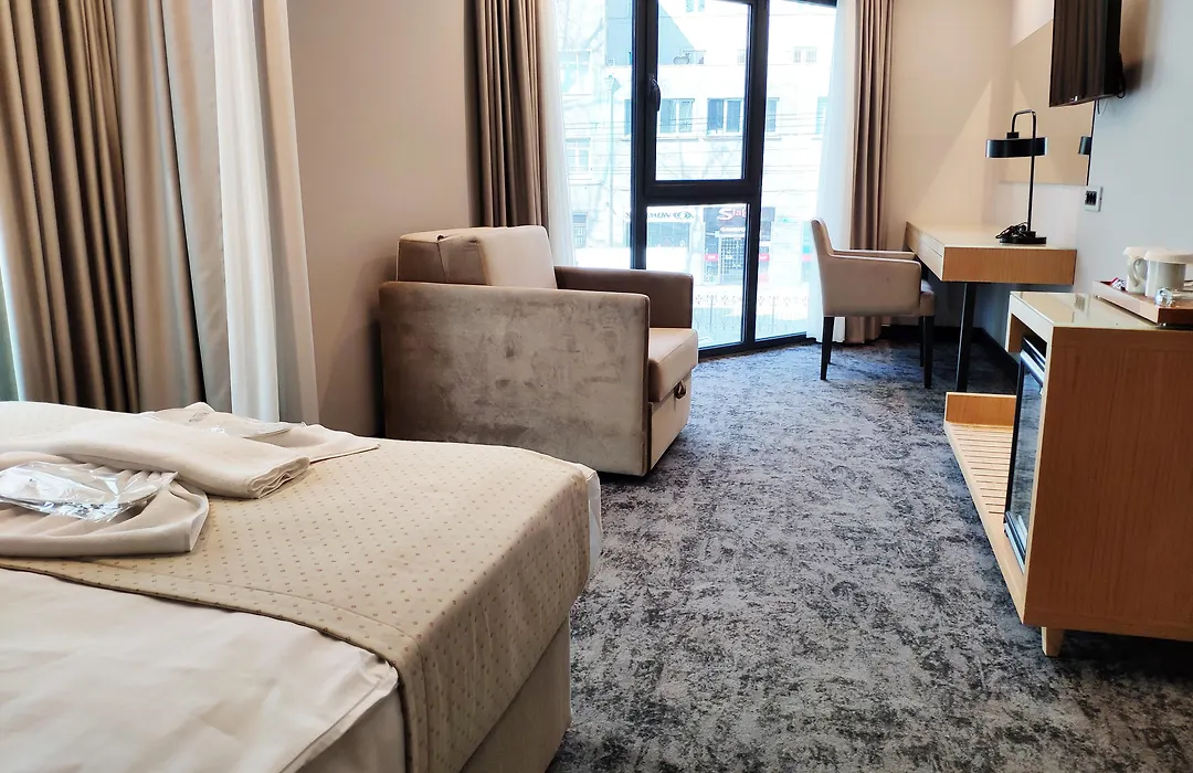 Triada Hotel Karakoey-1