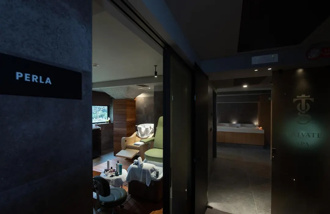 Gold Tower Lifestyle Hotel-1