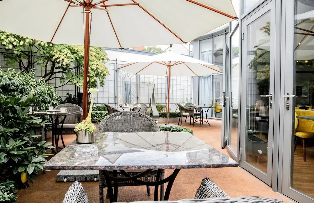 Hotel Weinhaus Messerschmitt-1