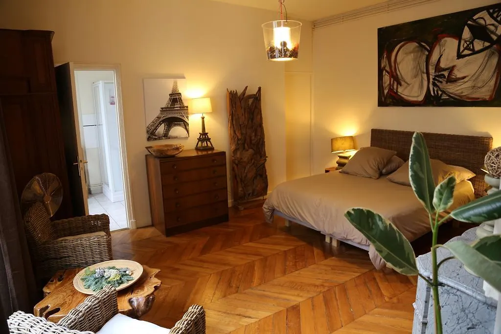 A Room In Paris-1