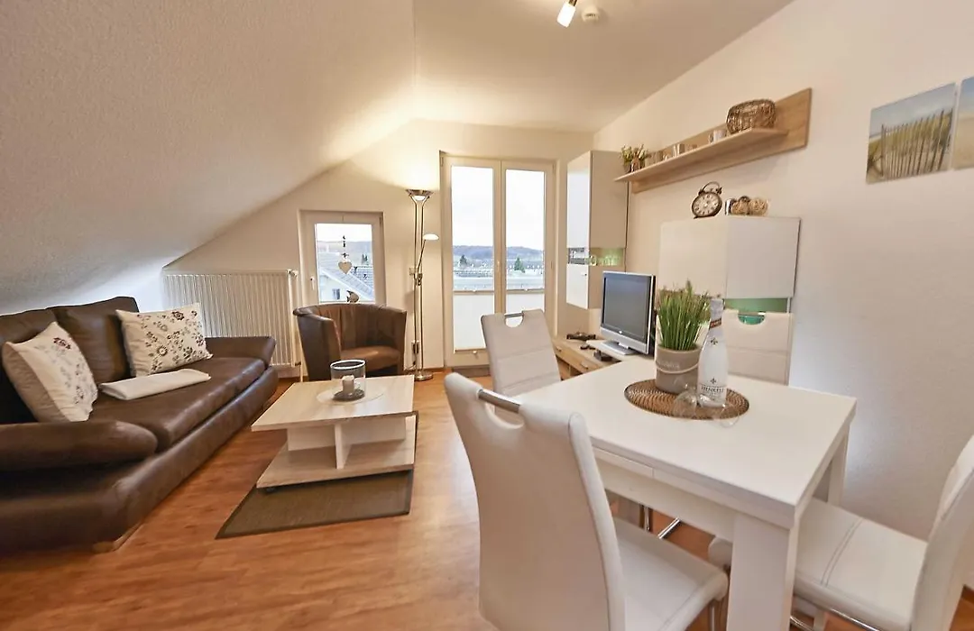 Wohnpark Stadt Hamburg F400 WG 57 mit Balkon + Wasserblick-1