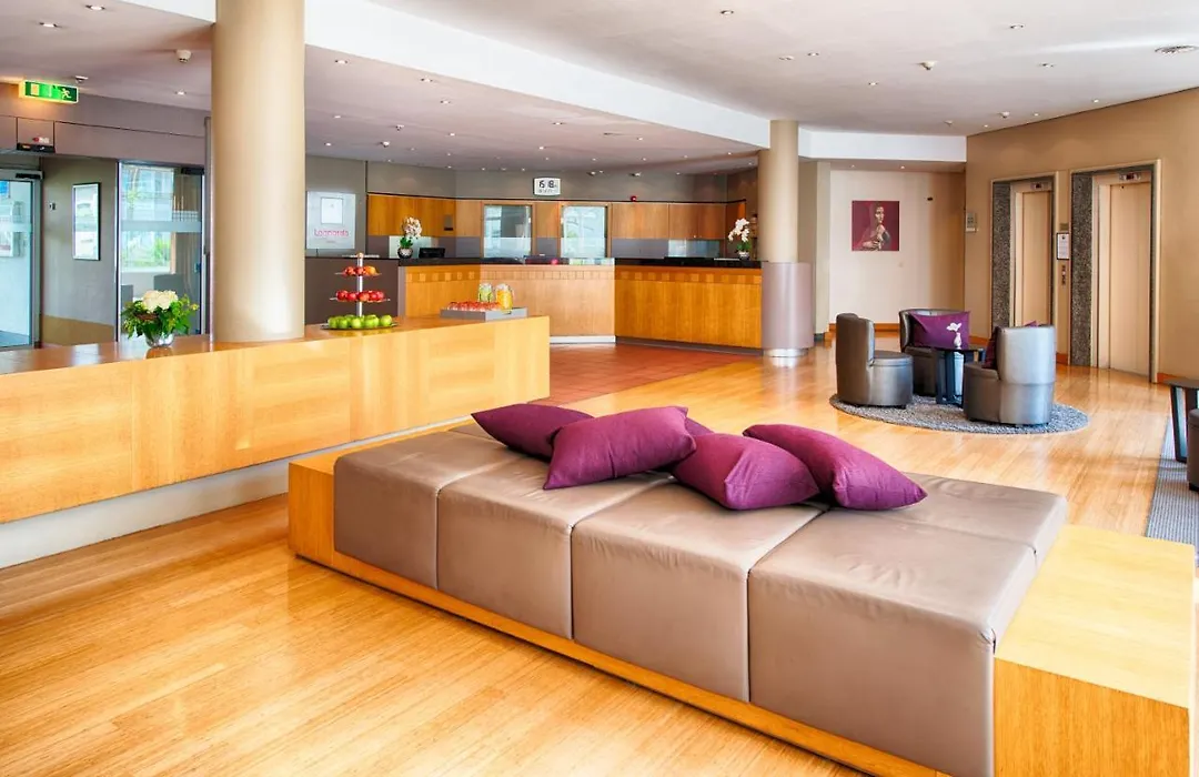 Leonardo Hotel Hamburg Airport-1