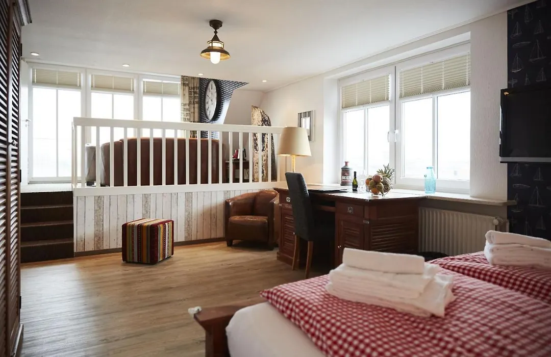 Bernstein-Hotel Bootshaus-1