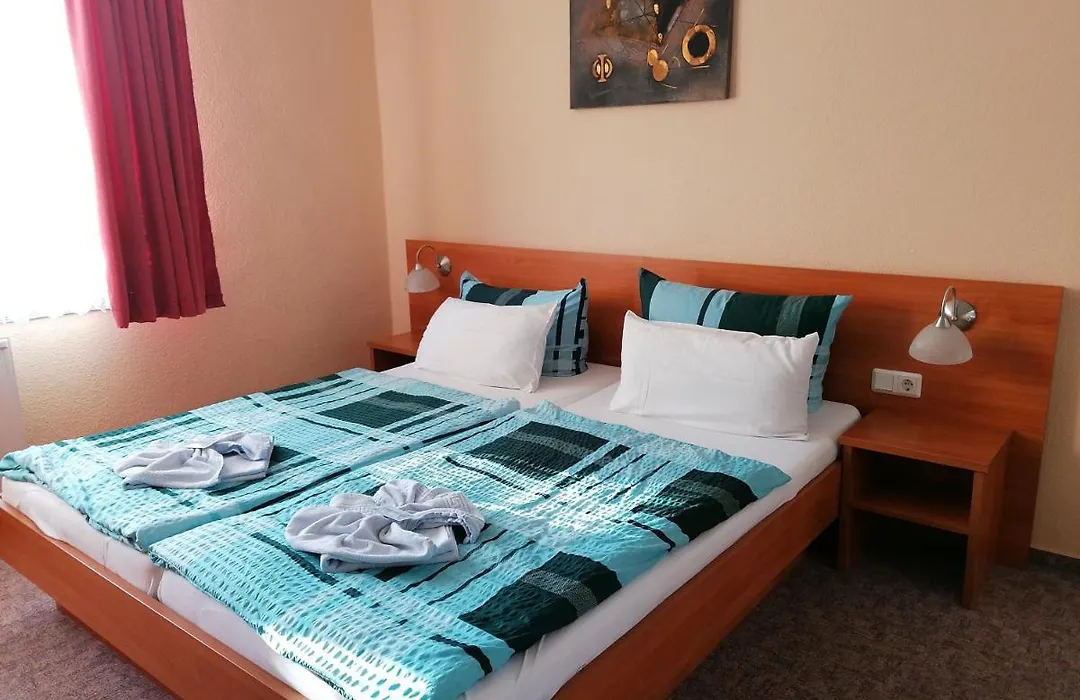 Hotel Garni zum Goldenen Ring-1