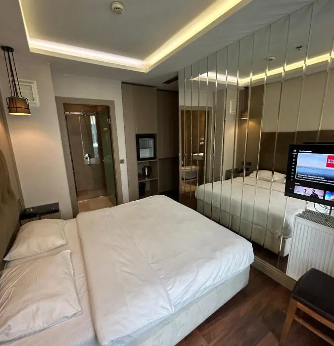 Secret Hotel-1