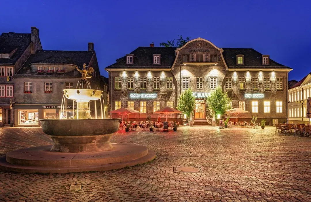 Schiefer Hotel-1
