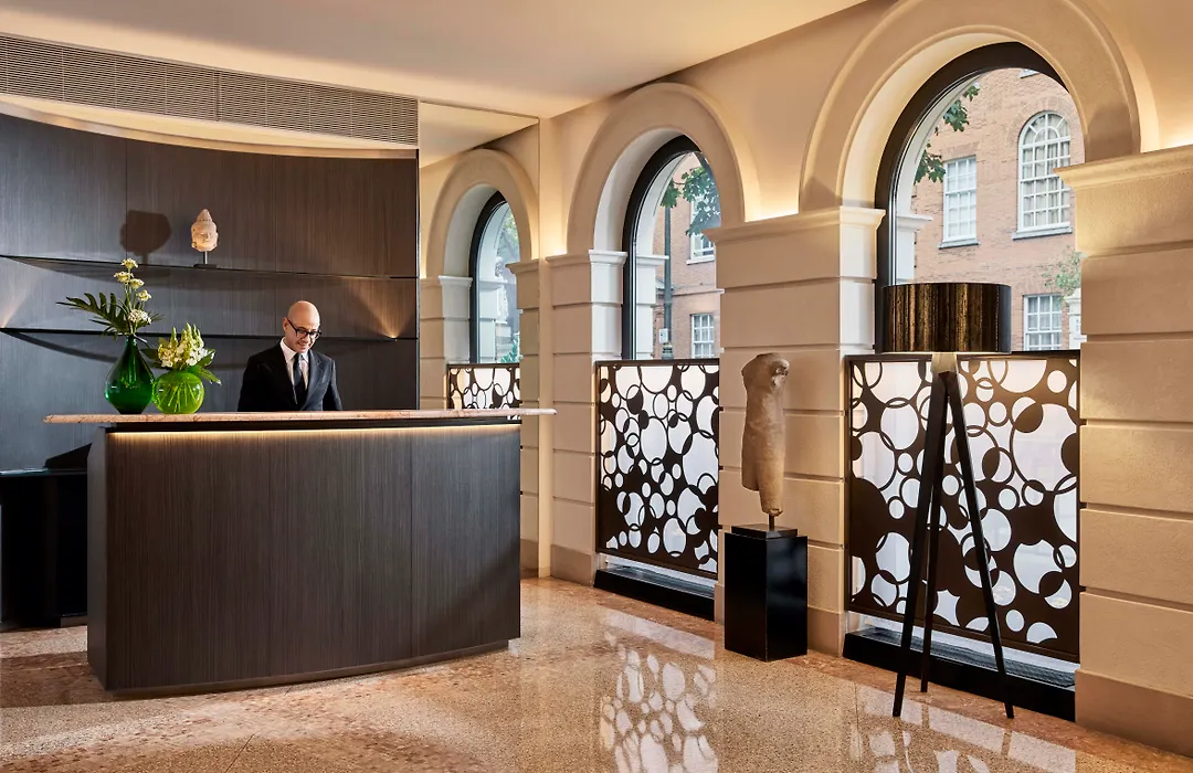 Como The Halkin-1