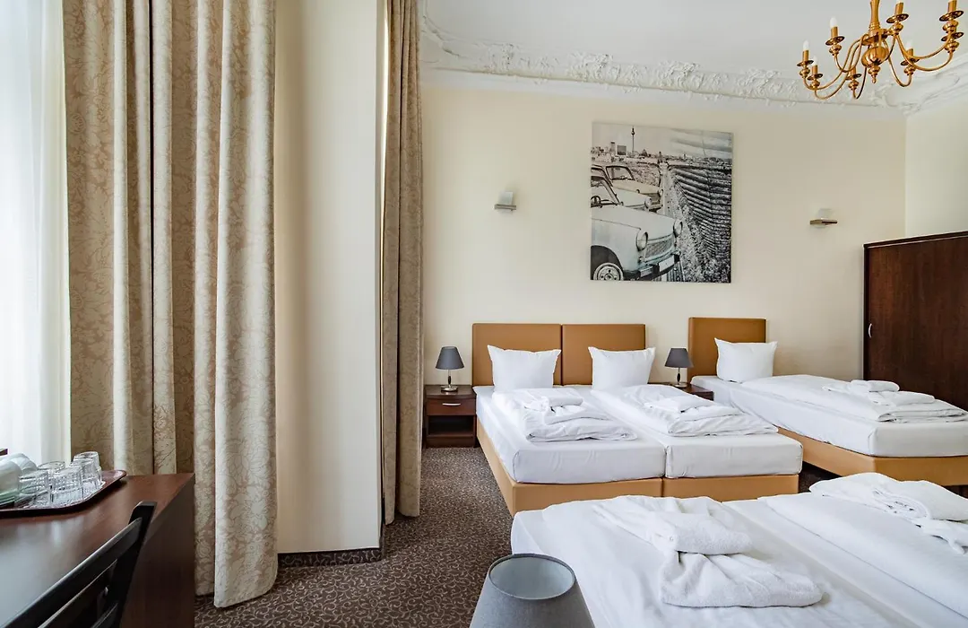 Upper Room Hotel Kurfürstendamm-1