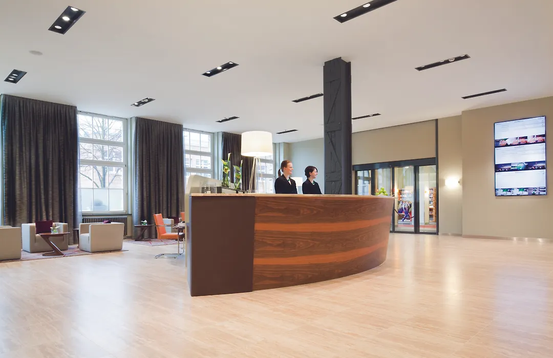 Moevenpick Hotel Berlin Am Potsdamer Platz-1