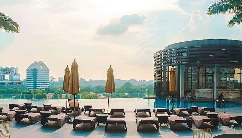 Momentus Hotel Alexandra-1