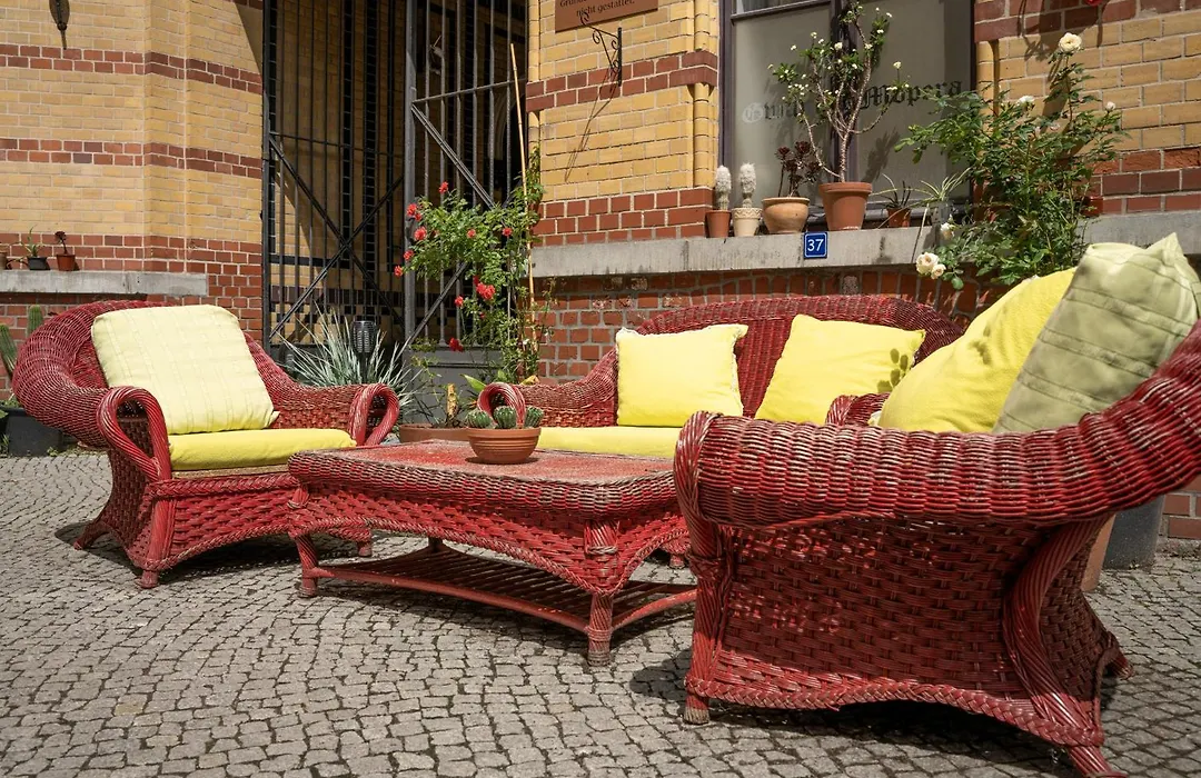Gwuni Mopera B&B-1