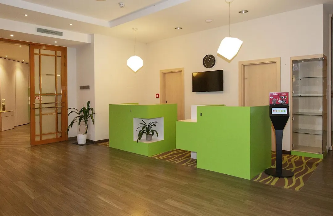 Mercure Hotel Greifswald Am Gorzberg-1