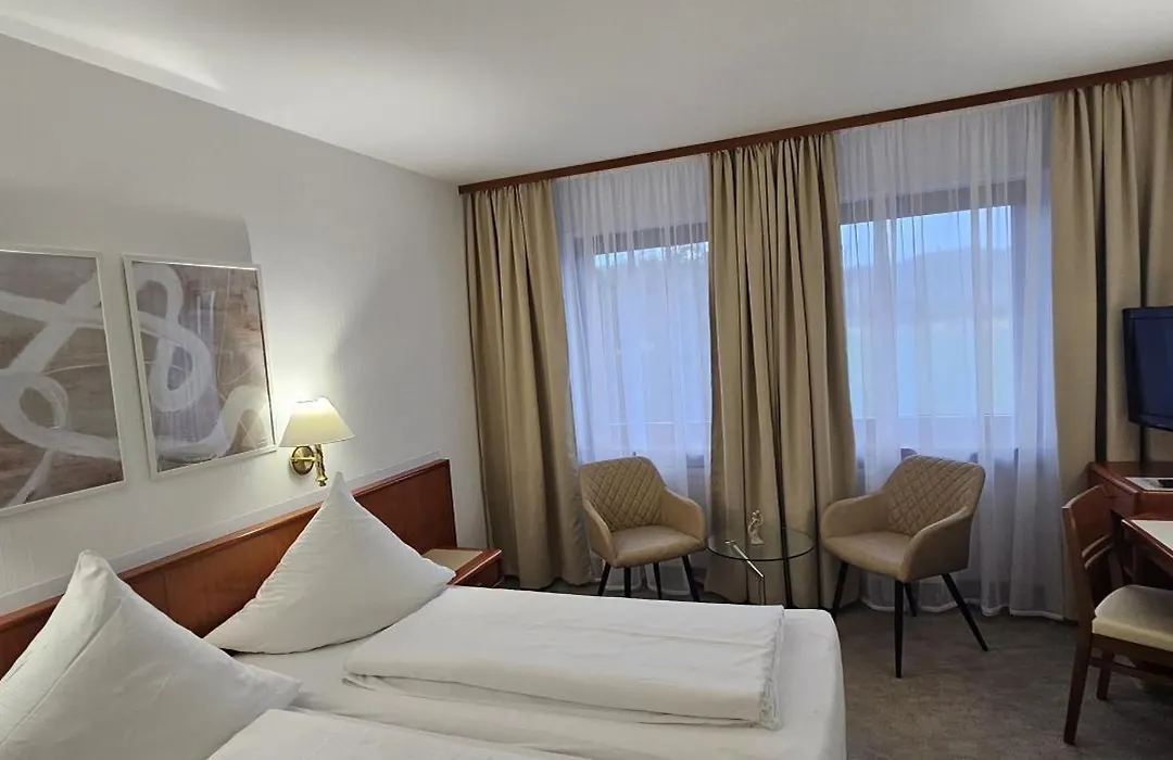 Hotel Garni Vierjahreszeiten-1