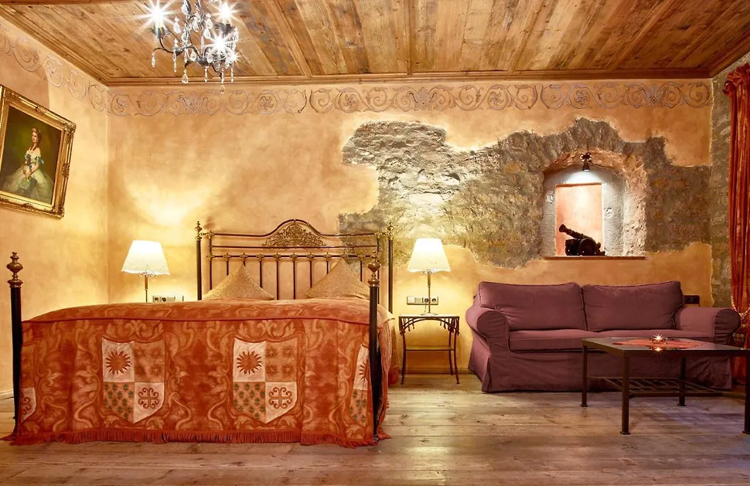 Historik Hotel Gotisches Haus garni-1