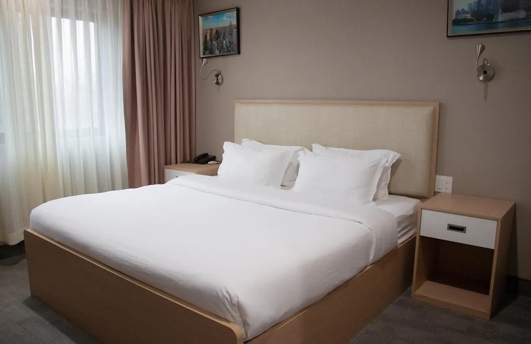 Lic Plaza Hotel-1