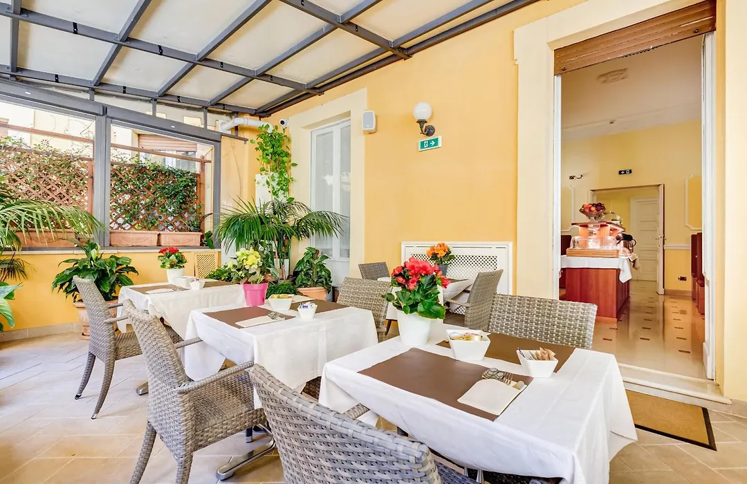 Hotel Cellini-1